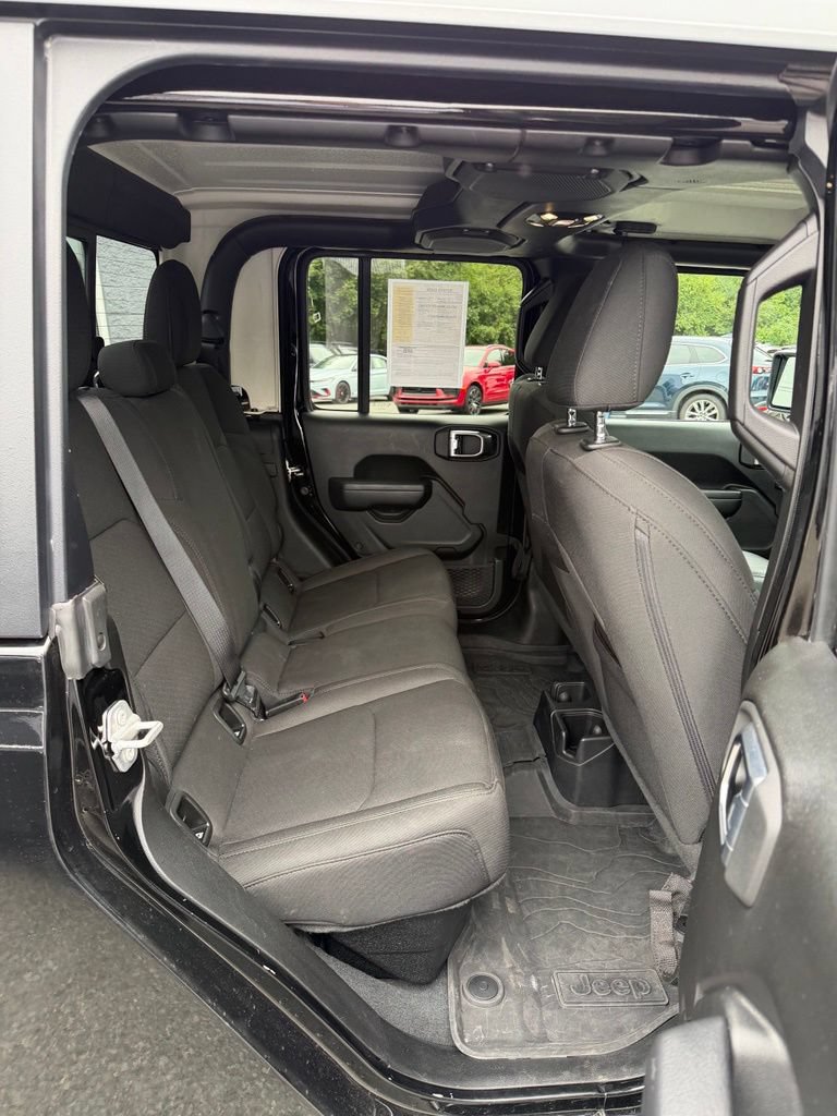 Used 2023 Jeep Gladiator Sport AWD/4WD image 14