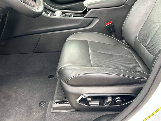 Used 2023 Jeep Grand Cherokee Overland w/ Luxury Tech Group IV image 24