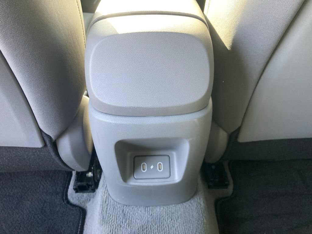 Used 2024 Hyundai Elantra SEL FWD image 16