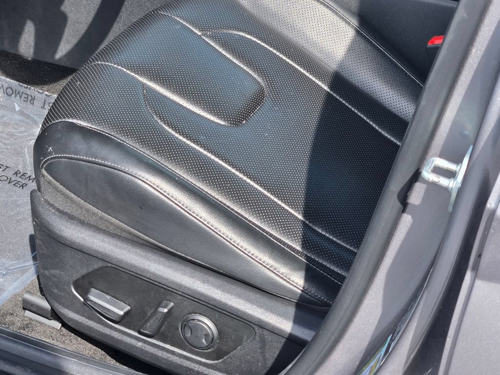 Certified 2024 Hyundai Elantra Limited FWD image 30