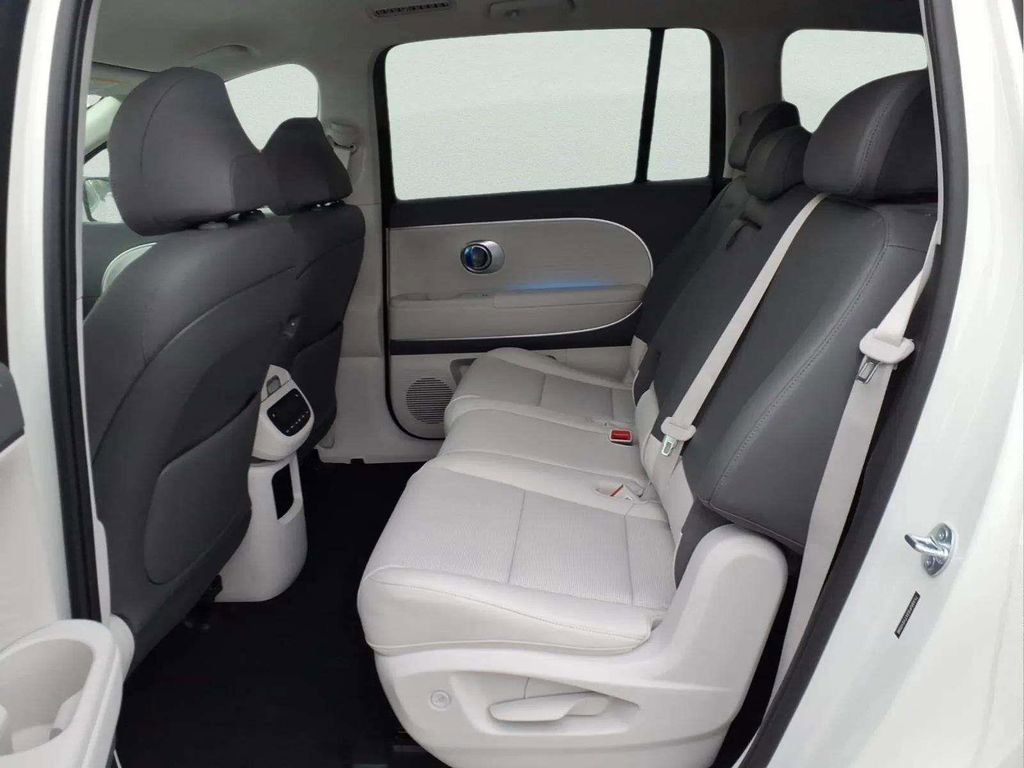 New 2026 Hyundai Ioniq 9 SEL image 10