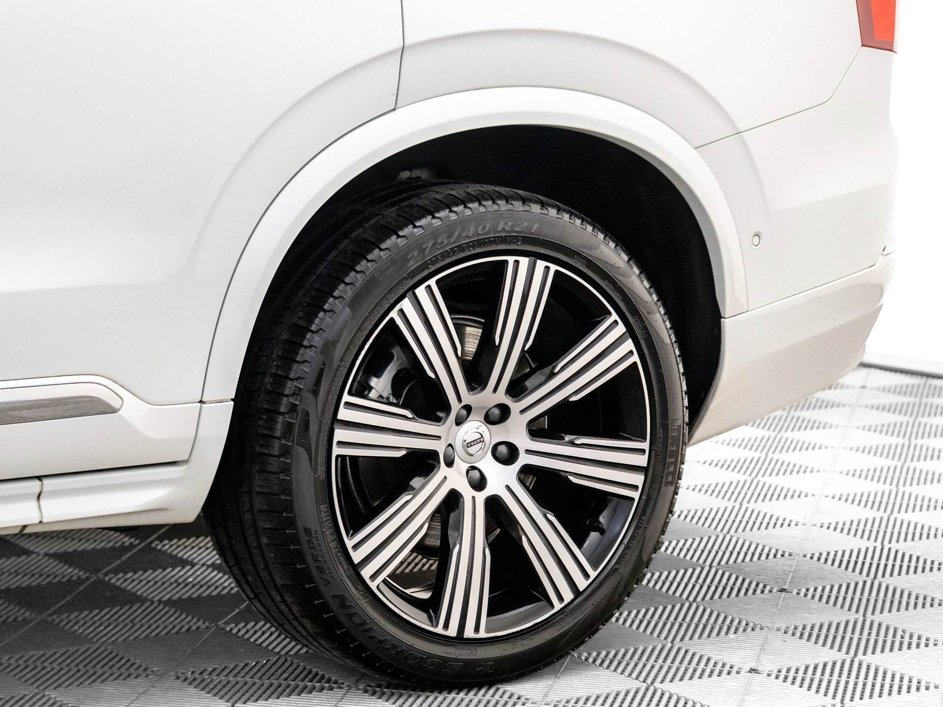 Used 2023 Volvo XC90 B6 Ultimate w/ Protection Package Premier image 35