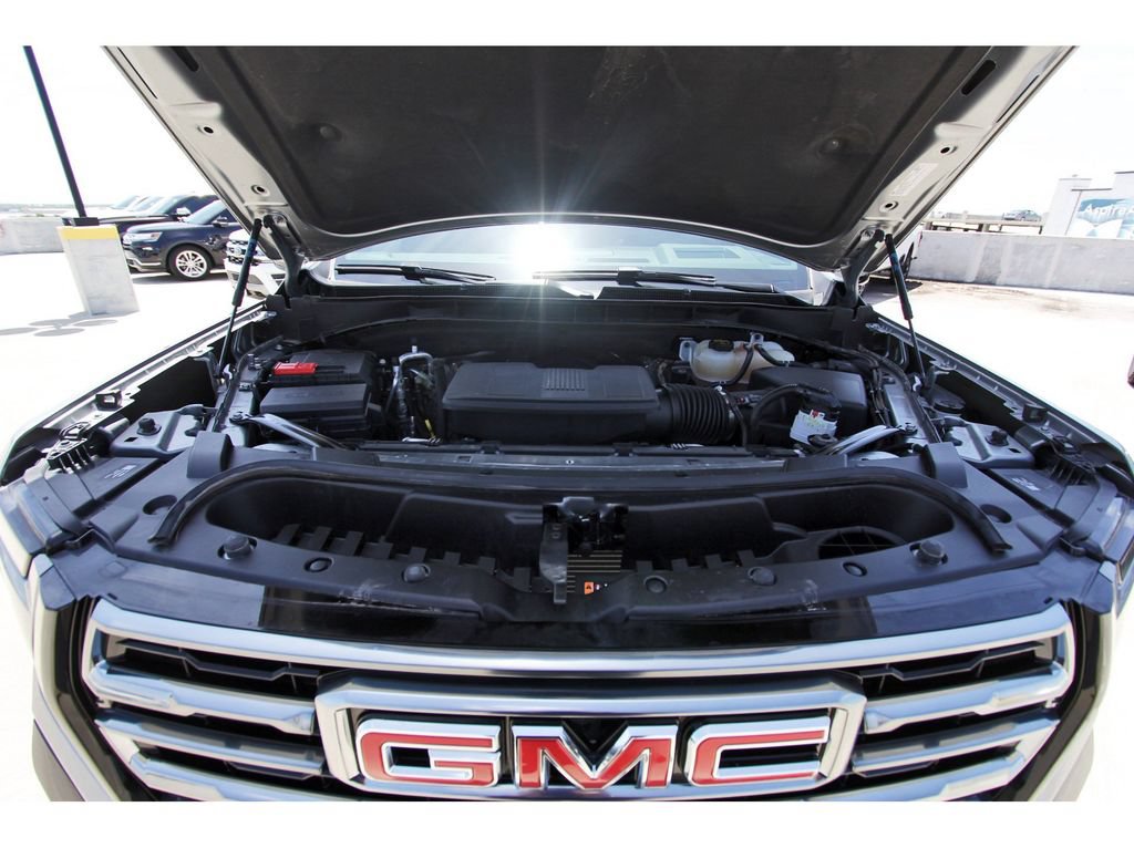 Used 2025 GMC Yukon AT4 w/ AT4 Premium Package AWD/4WD image 31