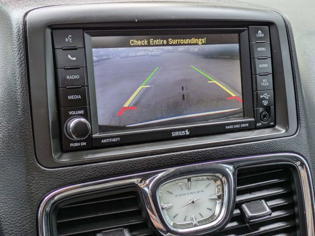 Used 2013 Chrysler Town & Country Limited w/ Luxury Group FWD image 21