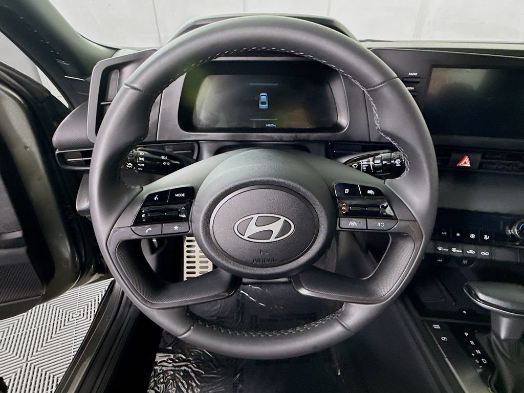 Used 2025 Hyundai Elantra Sport FWD image 19