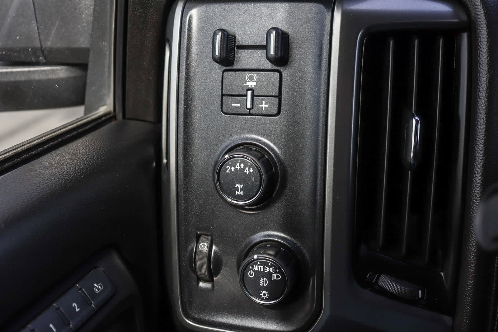 Used 2017 Chevrolet Silverado 2500 LTZ w/ Duramax Plus Package image 26