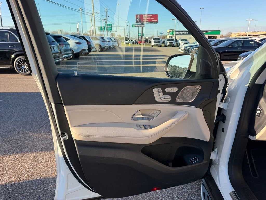 Used 2022 Mercedes-Benz GLS 450 4MATIC image 15