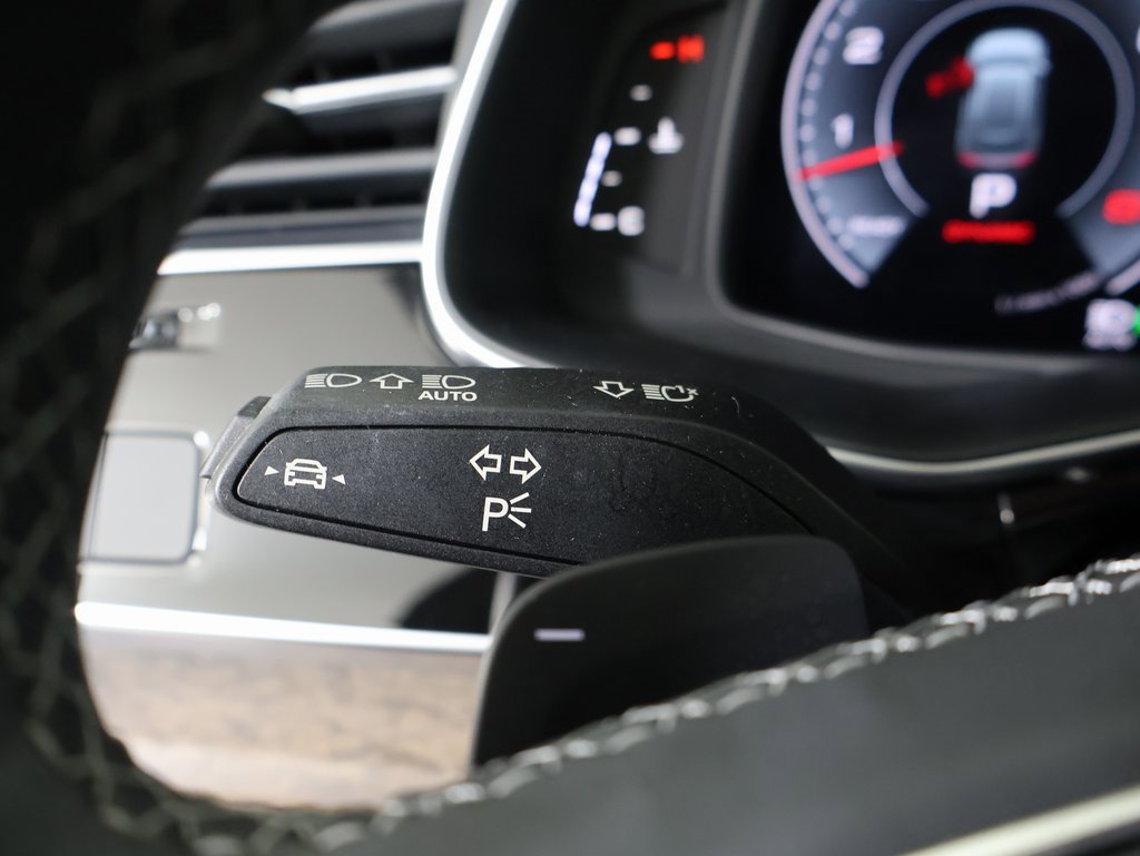 Used 2025 Audi Q8 Premium Plus w/ Premium Plus Package image 31