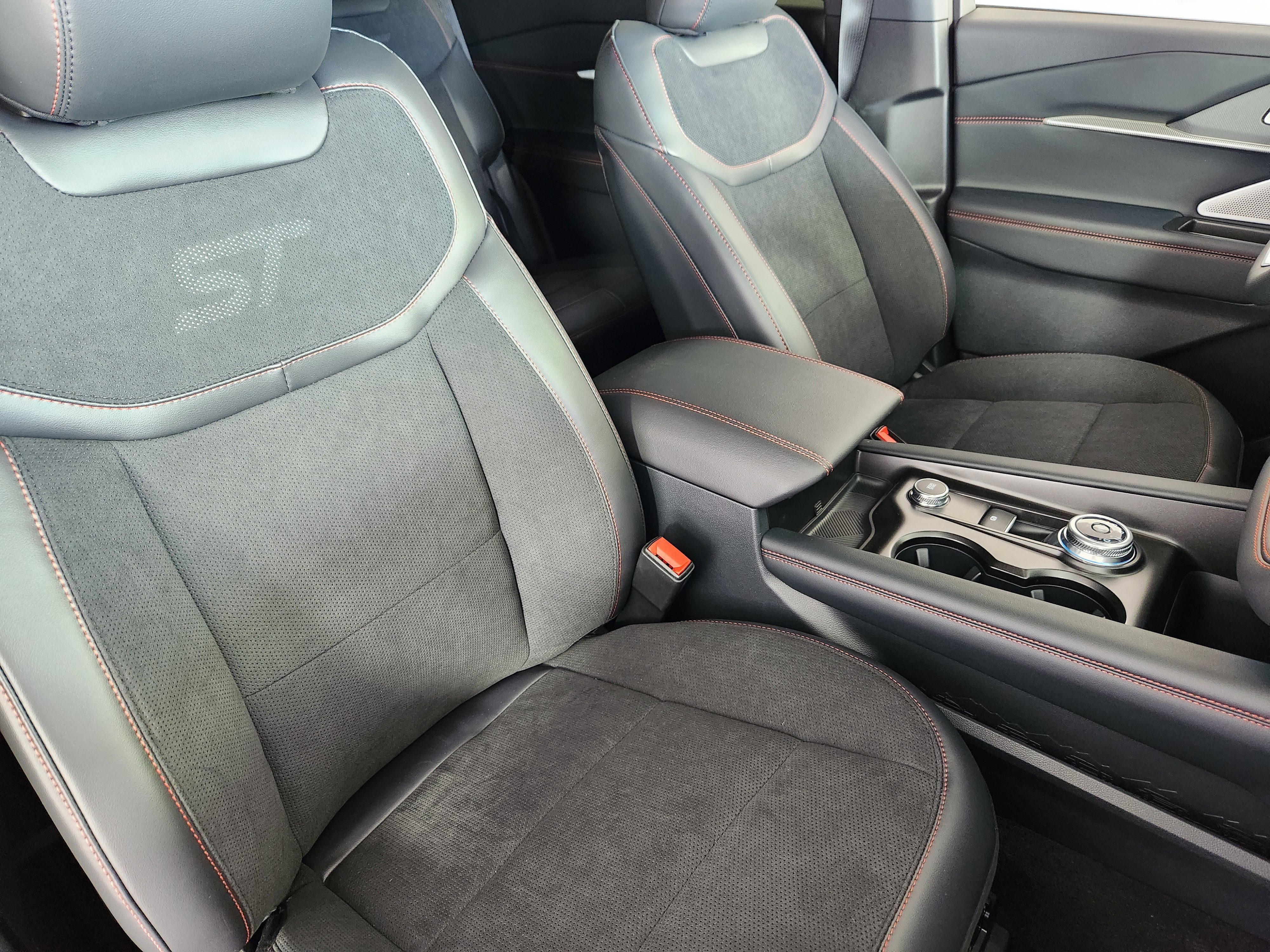 New 2026 Ford Explorer ST w/ Sun And Sound Package image 9