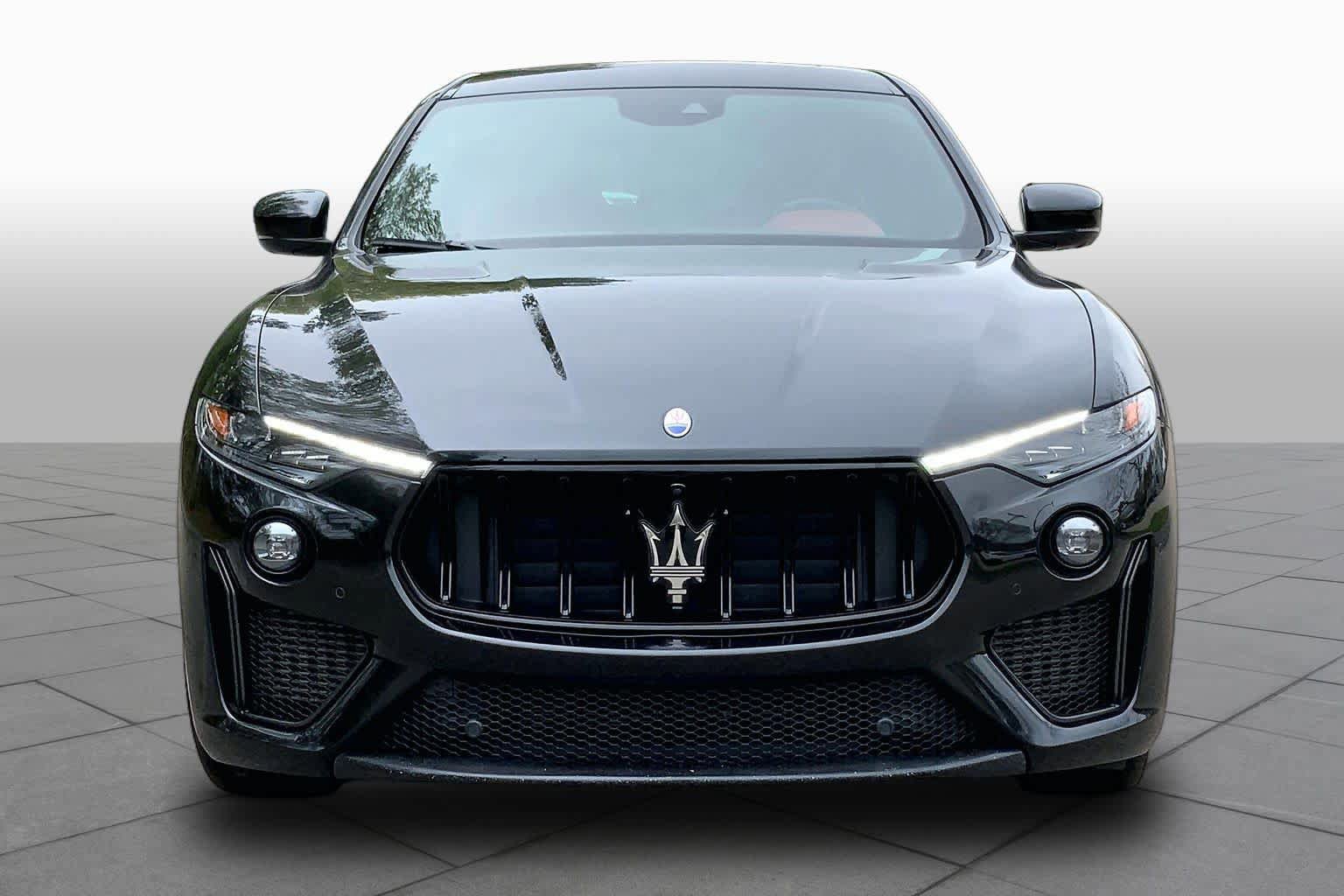 Used 2021 Maserati Levante Trofeo AWD/4WD image 4