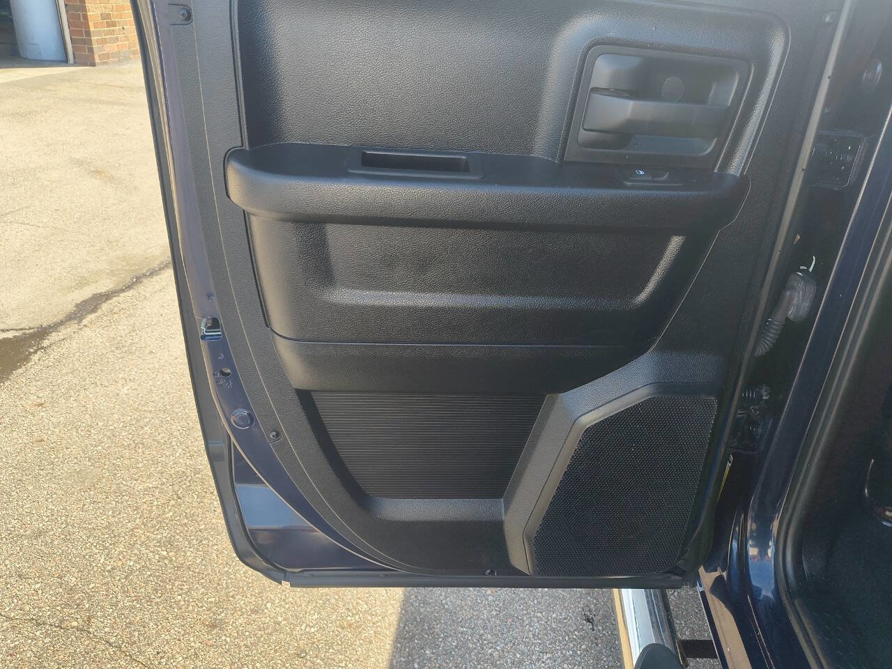 Used 2015 RAM 1500 Express AWD/4WD image 12