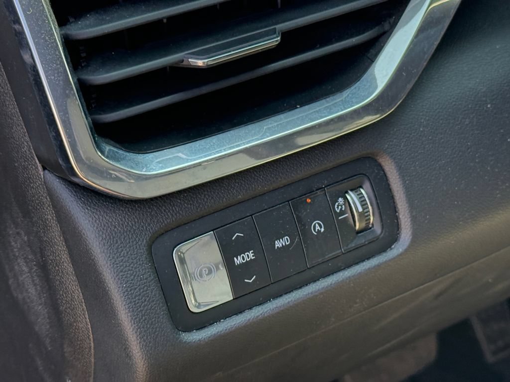 Used 2024 GMC Acadia Elevation AWD/4WD image 19