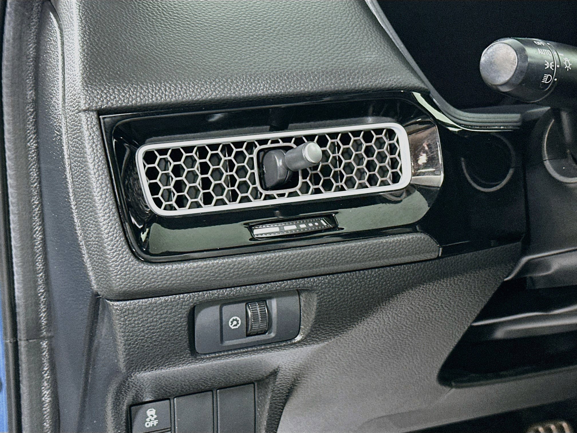 Certified 2025 Honda Civic Sport image 10