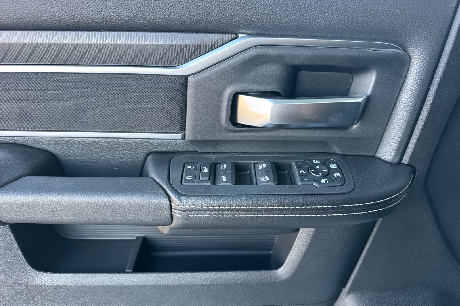 New 2026 RAM 3500 Big Horn AWD/4WD image 10