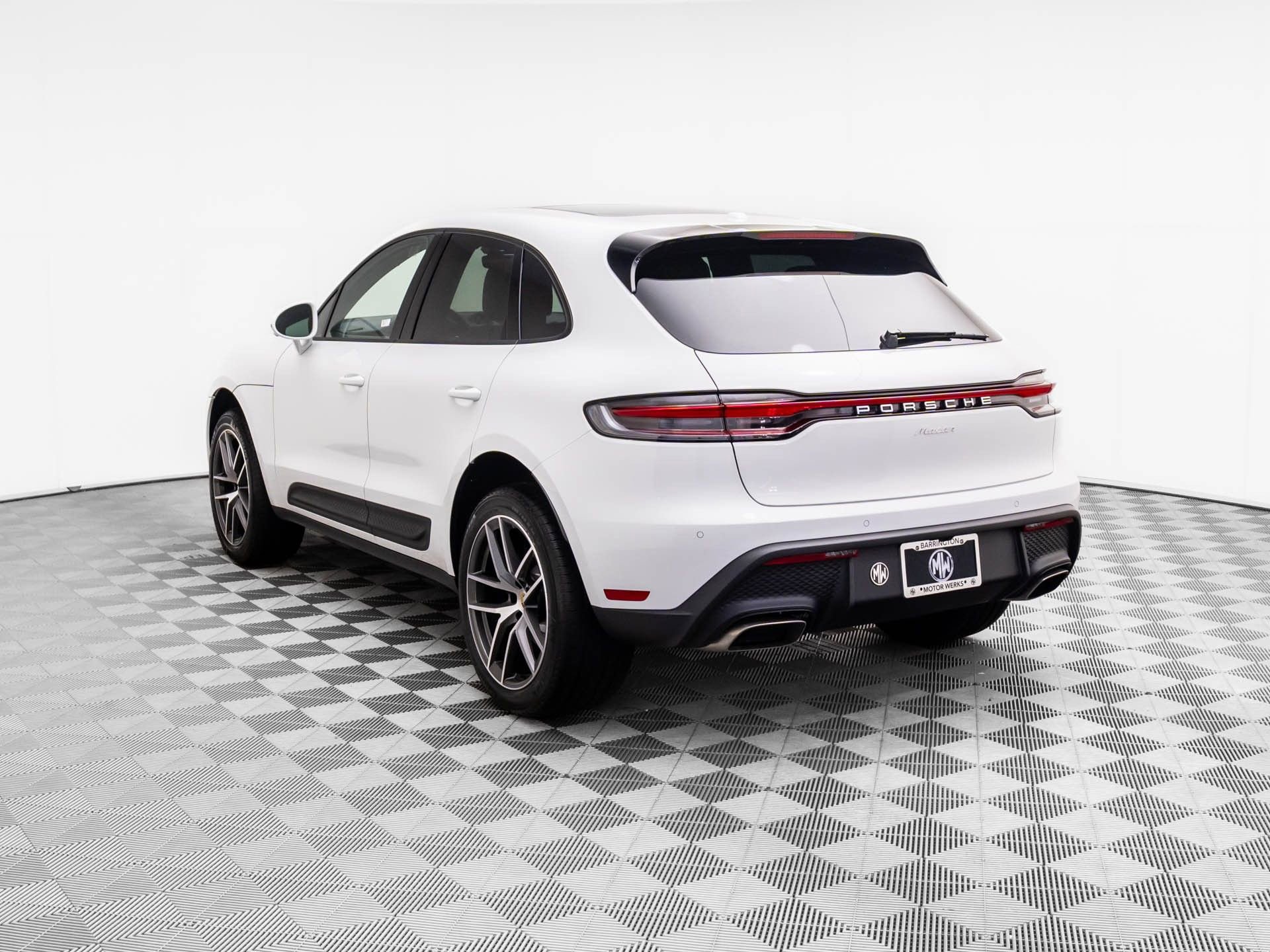 Certified 2026 Porsche Macan image 3