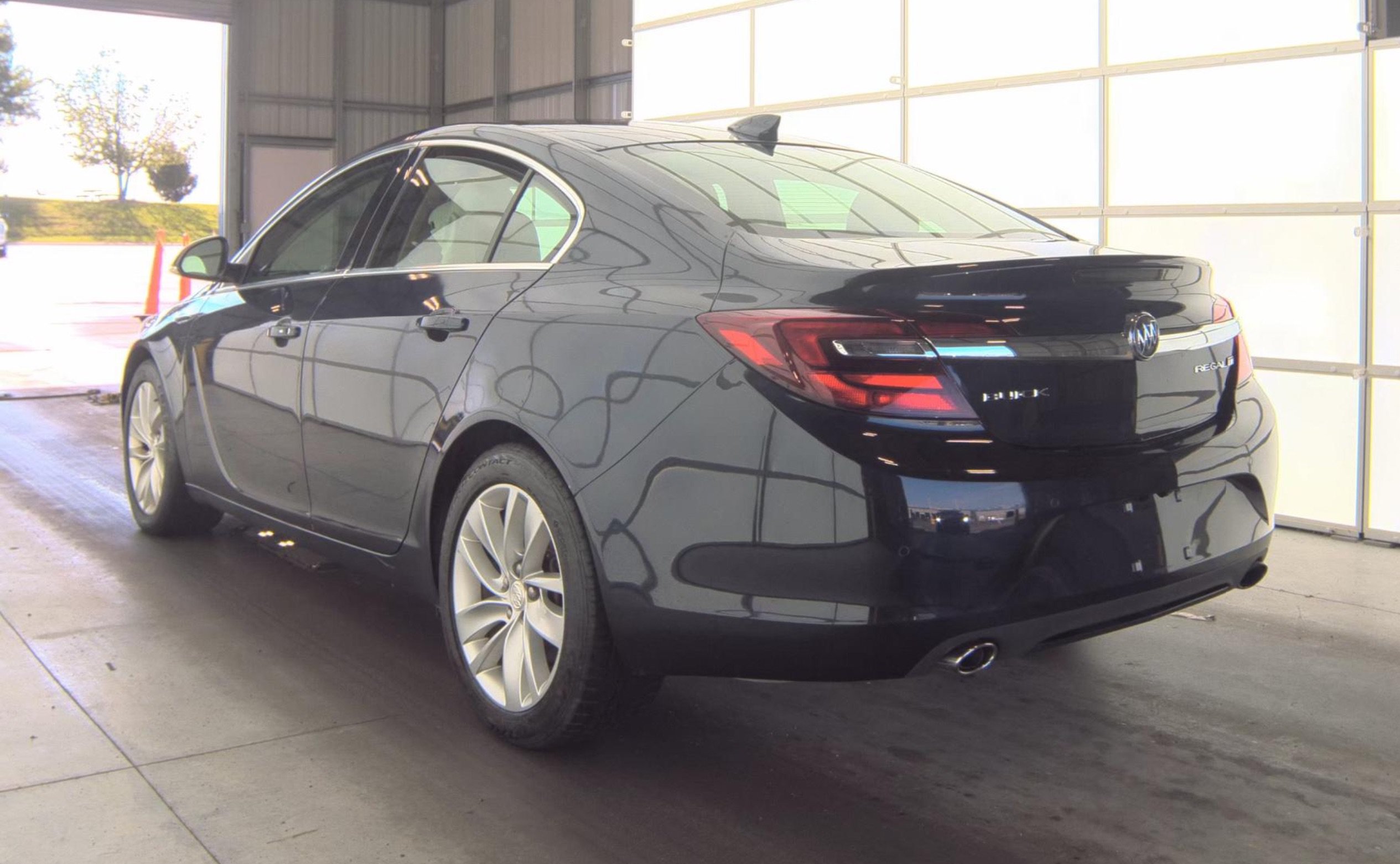 Used 2017 Buick Regal Premium FWD image 4