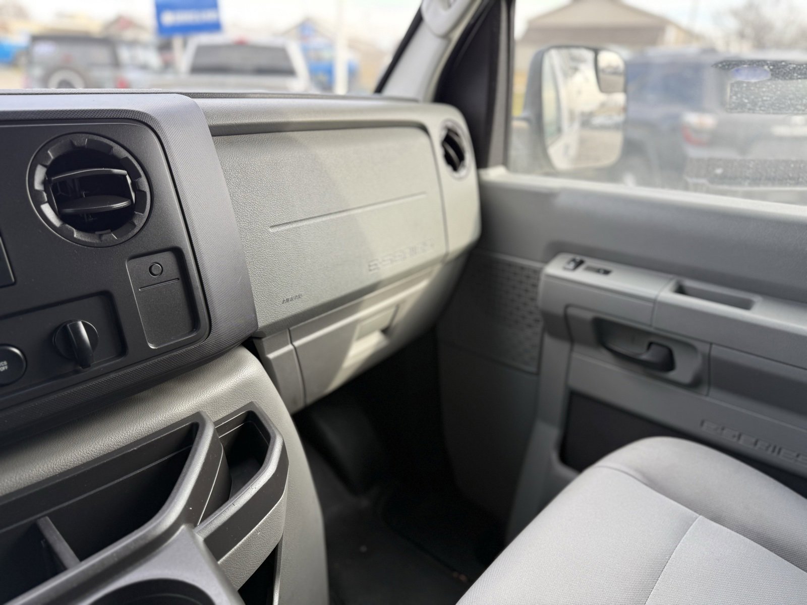 Used 2011 Ford E-250 and Econoline 250 w/ PWR Group image 16