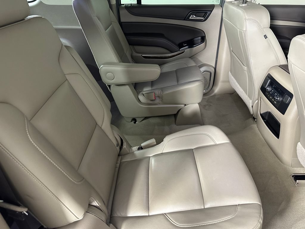 Used 2020 Chevrolet Suburban LT AWD/4WD image 31