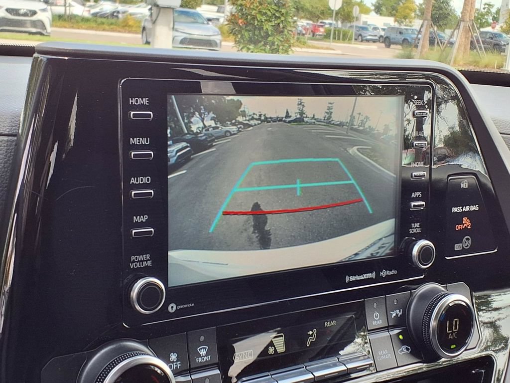 Used 2022 Toyota Highlander LE FWD image 23