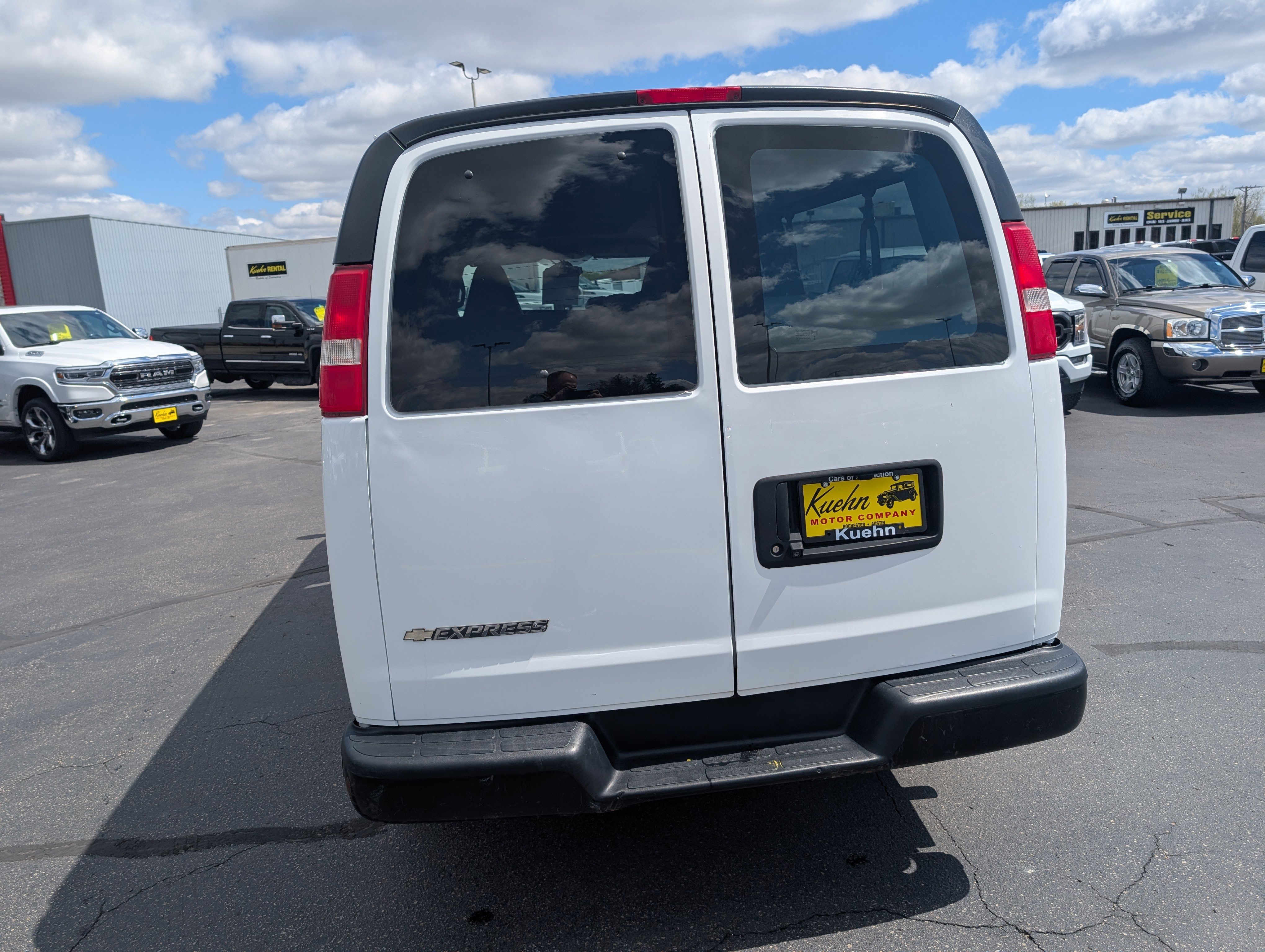 Used 2018 Chevrolet Express 3500 LS RWD image 5