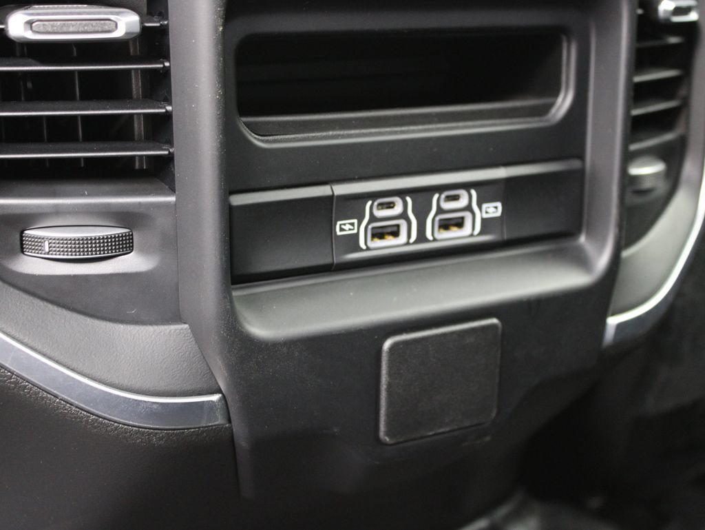 Used 2024 RAM 2500 Big Horn w/ Night Edition AWD/4WD image 17