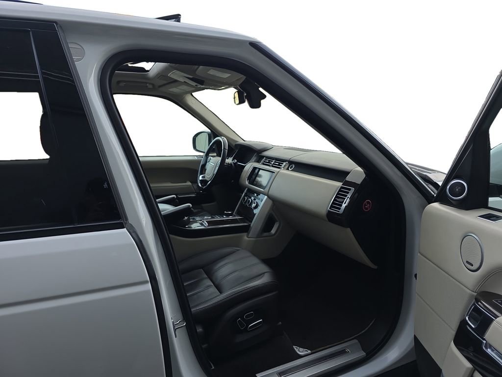 Used 2014 Land Rover Range Rover Autobiography image 26