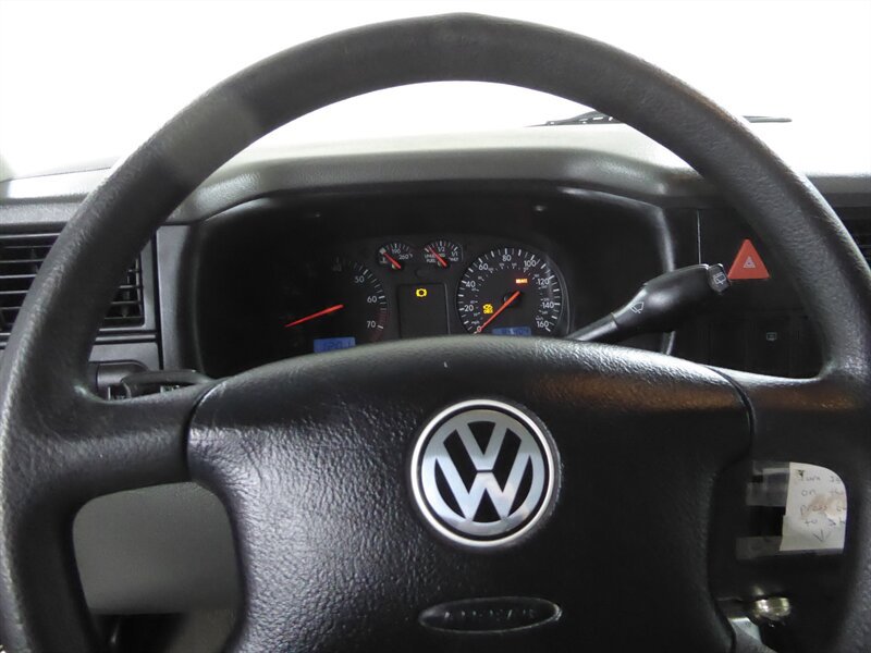 Used 2002 Volkswagen Eurovan MV FWD image 28