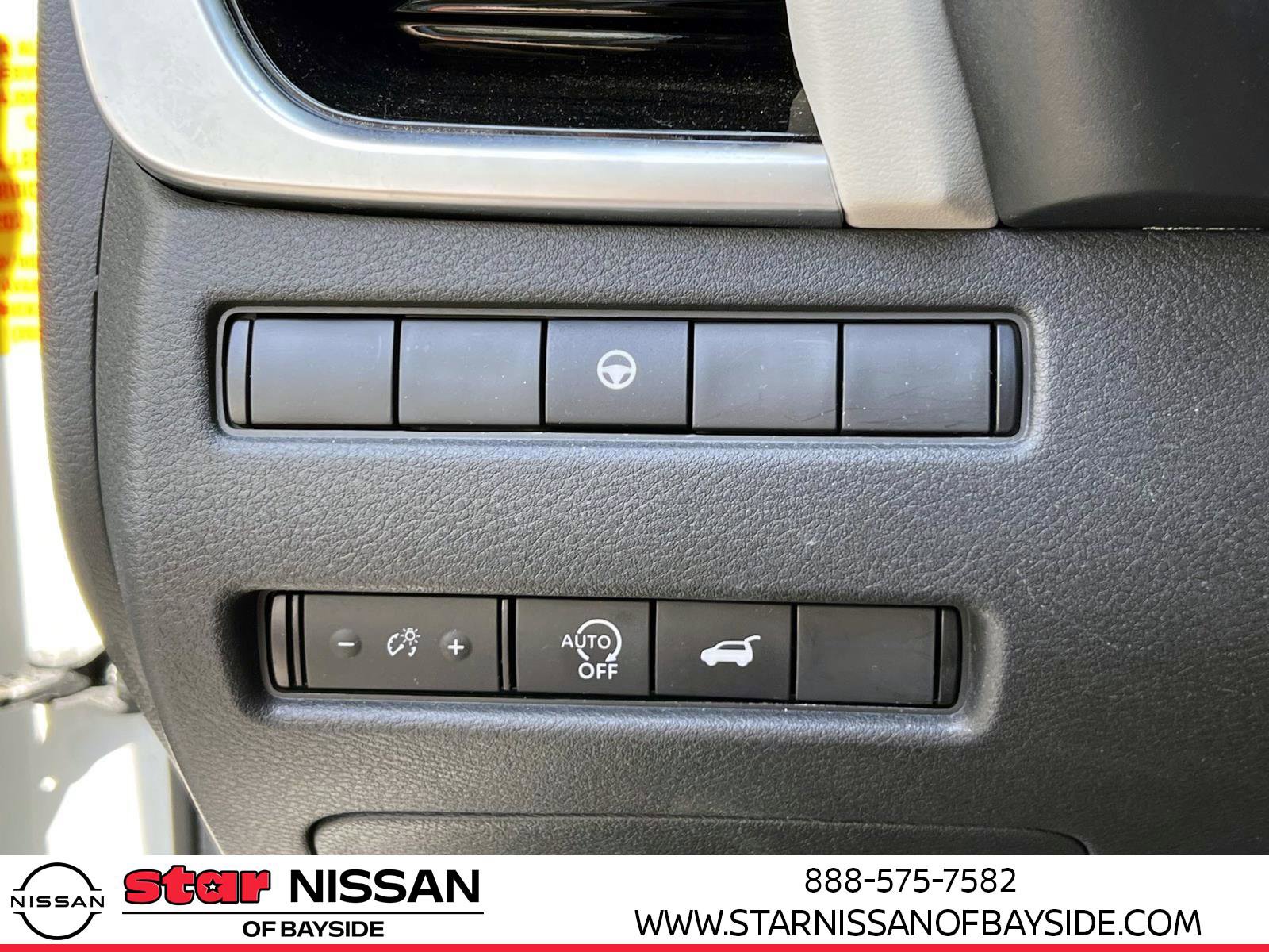 Used 2023 Nissan Rogue SL image 16