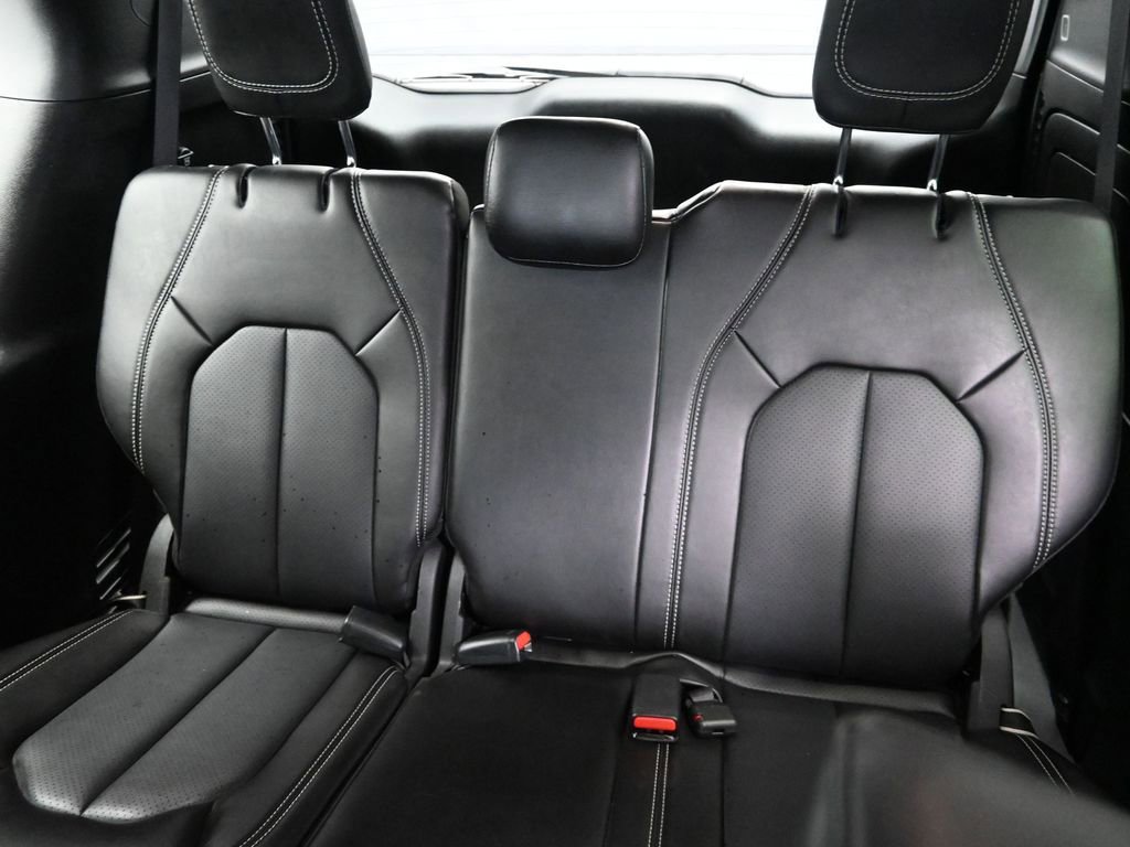 Used 2024 Chrysler Pacifica Select image 29