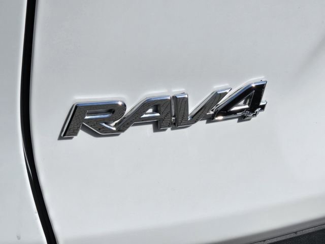 Used 2023 Toyota RAV4 XLE w/ Convenience Package FWD image 11