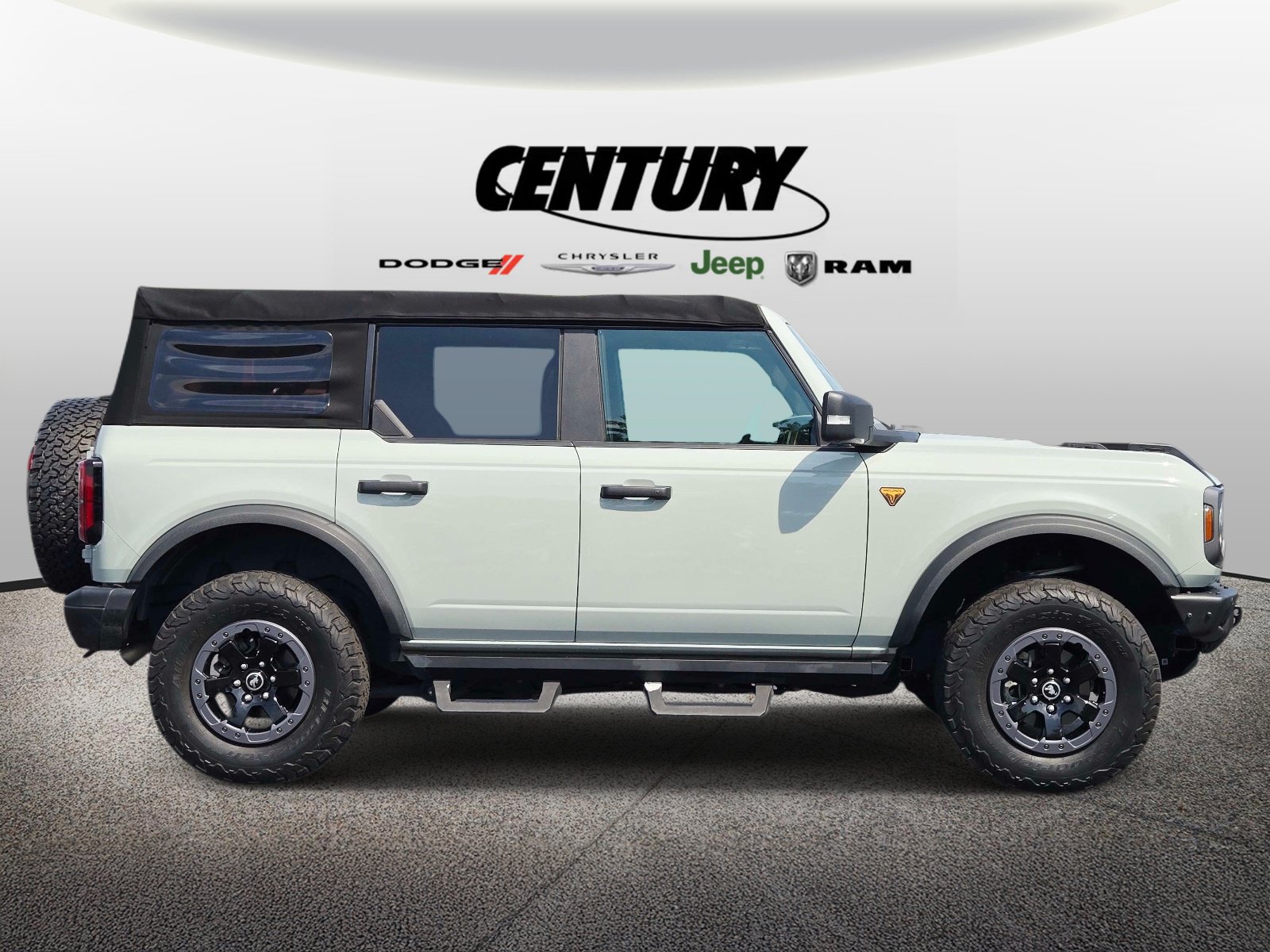 Used 2021 Ford Bronco Badlands AWD/4WD image 2