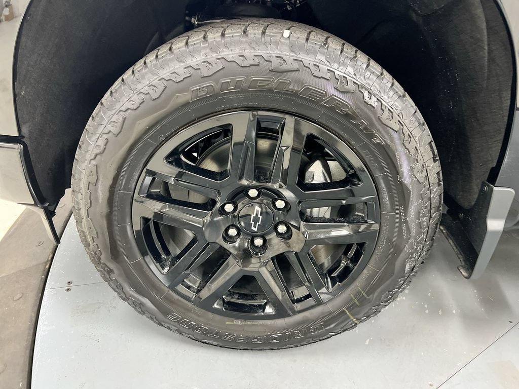 Used 2024 Chevrolet Silverado 1500 Custom w/ Turbomax Blackout Package AWD/4WD image 24