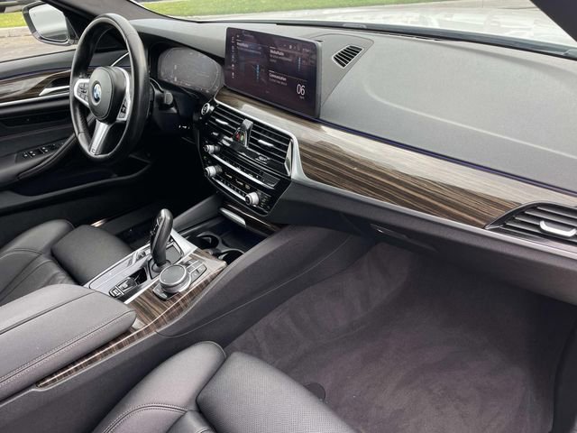 Used 2021 BMW 530i w/ M Sport Package image 35