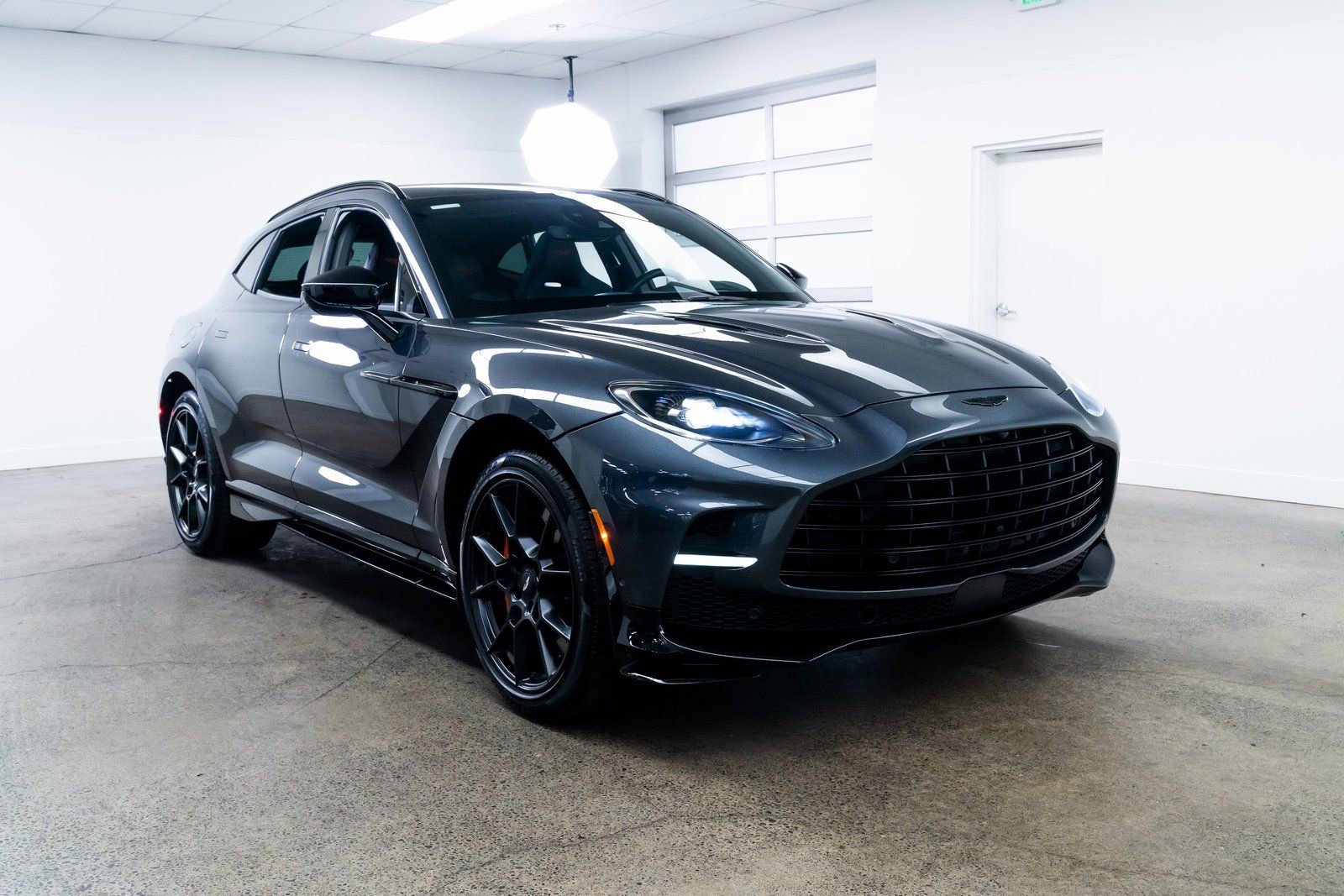 Used 2023 Aston Martin DBX 707 image 27