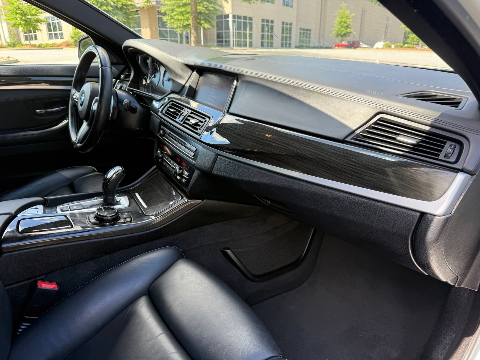 Used 2015 BMW 550i Sedan RWD image 24