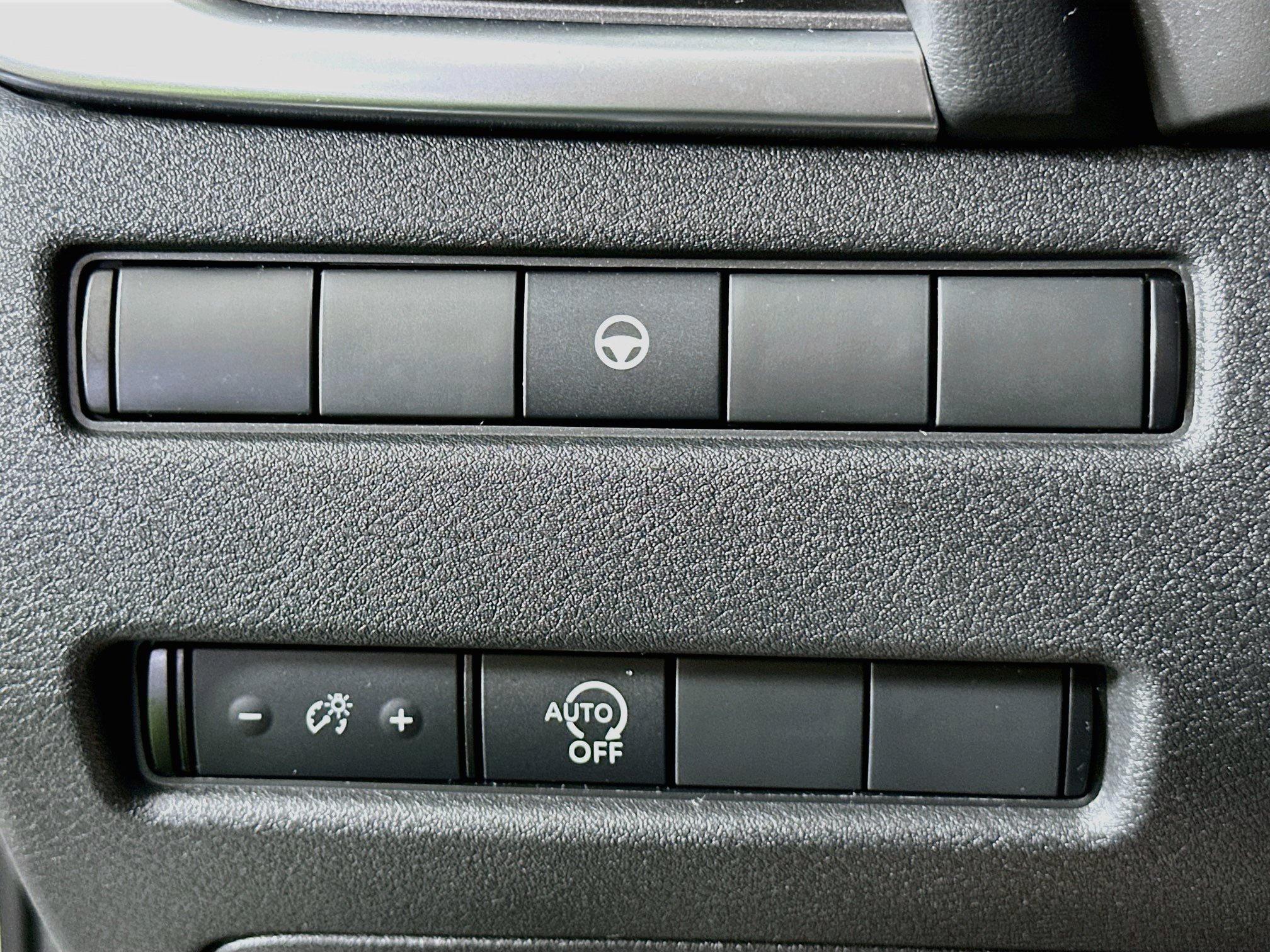 Used 2023 Nissan Rogue SV FWD image 17