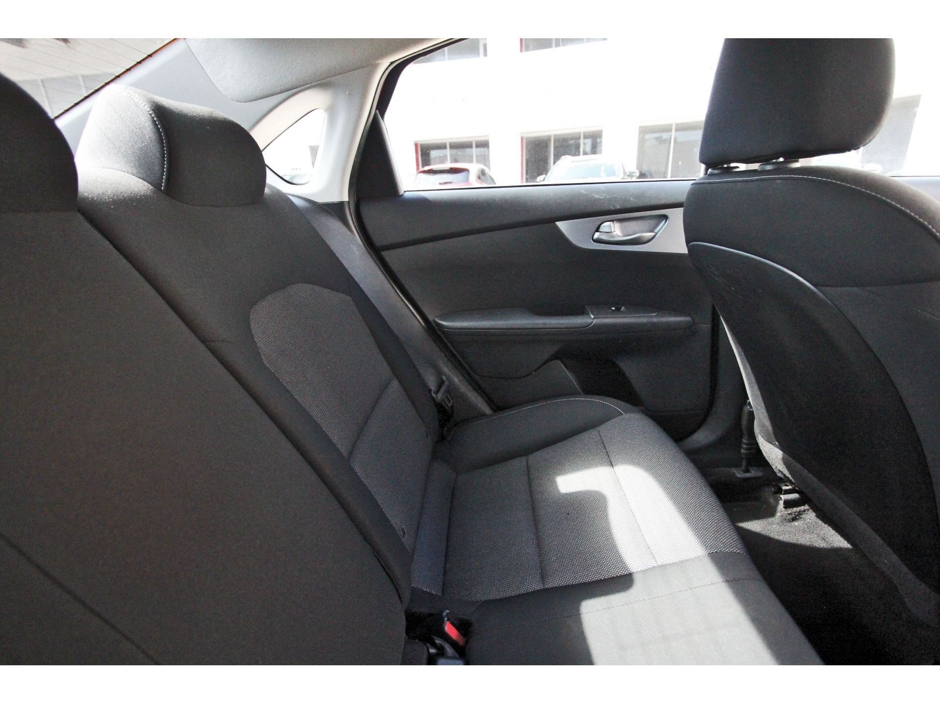 Used 2022 Kia Forte LXS FWD image 13
