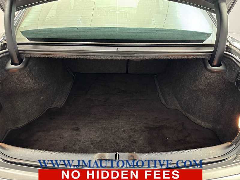 Used 2019 Chrysler 300 Limited image 16