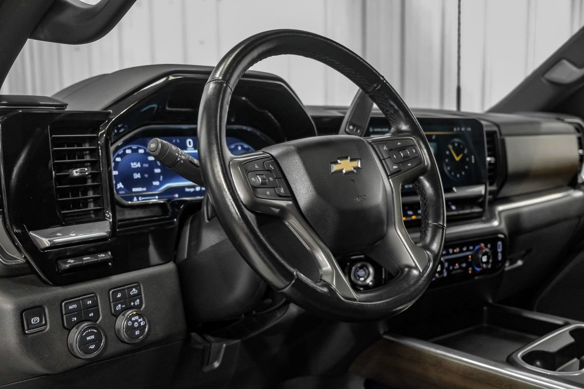 Used 2025 Chevrolet Silverado 3500 High Country w/ High Country Premium Package AWD/4WD image 14