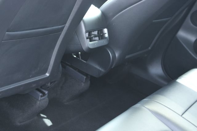 Used 2024 Tesla Model Y Performance AWD/4WD image 29