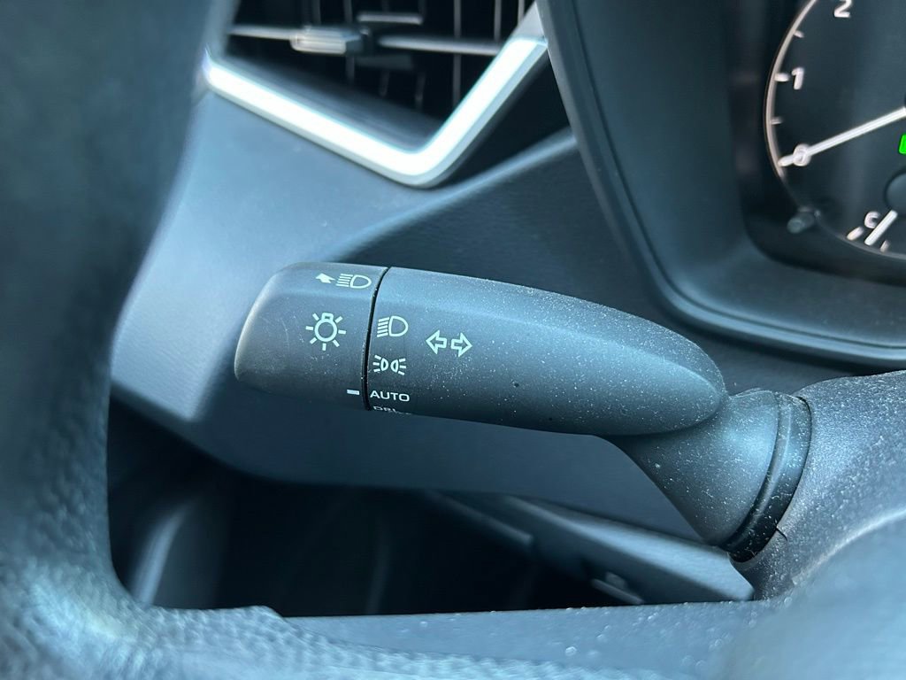 Used 2025 Toyota Corolla LE FWD image 21