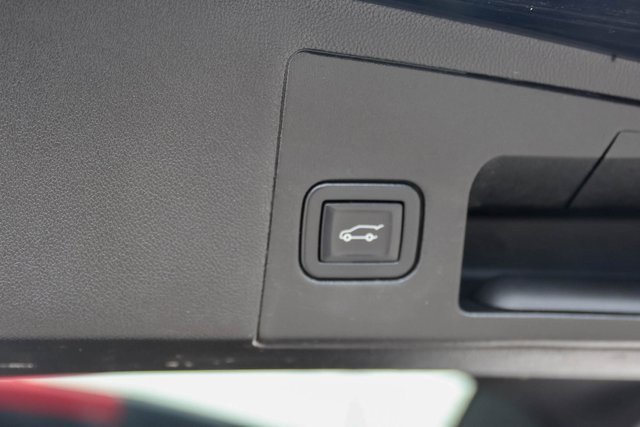 Used 2020 Cadillac XT5 Premium Luxury image 9