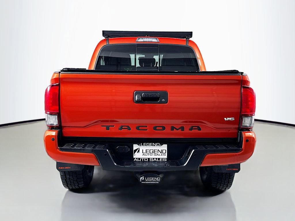 Used 2018 Toyota Tacoma TRD Off-Road image 7