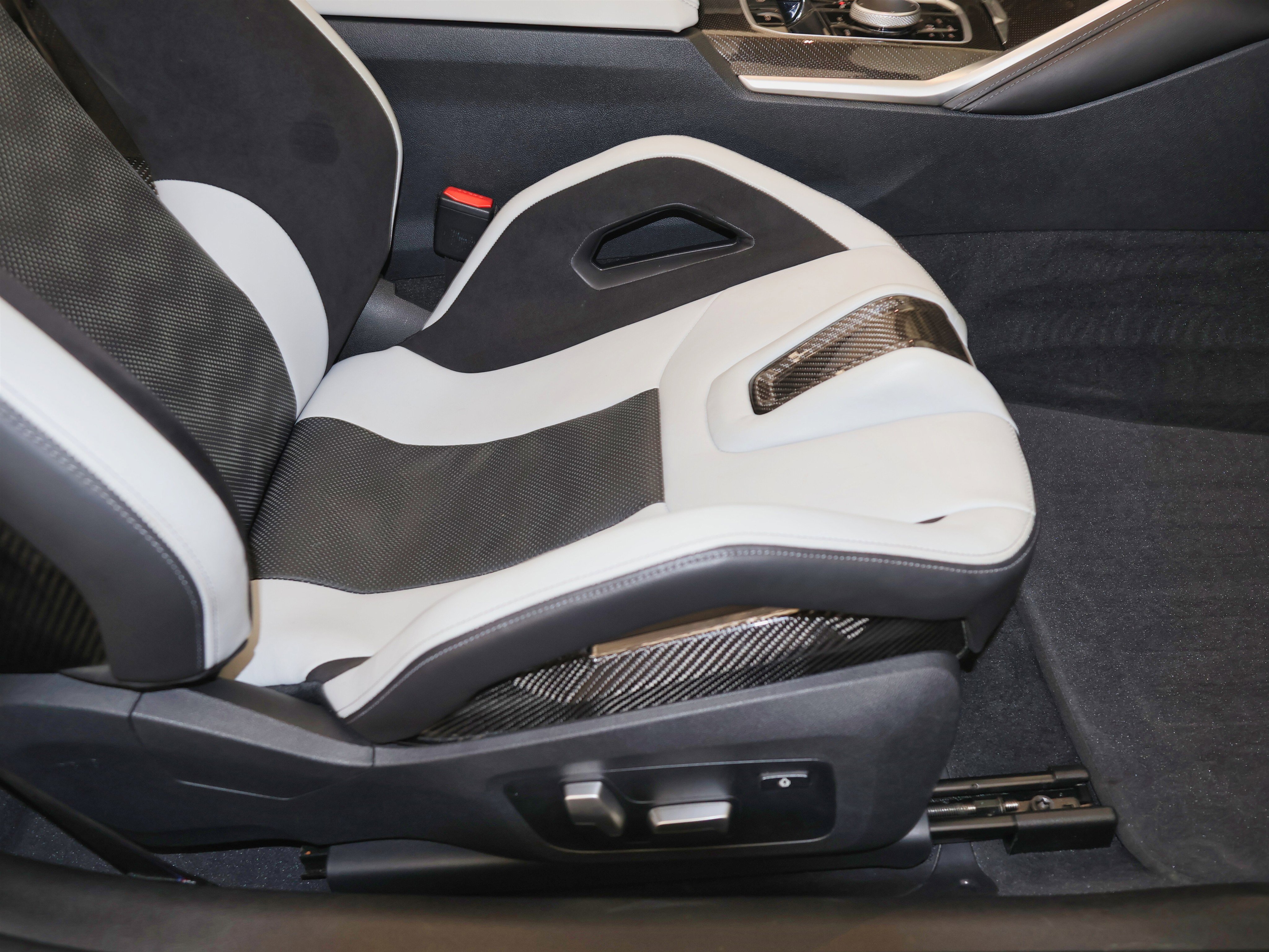 Used 2022 BMW M4 xDrive Competition image 44