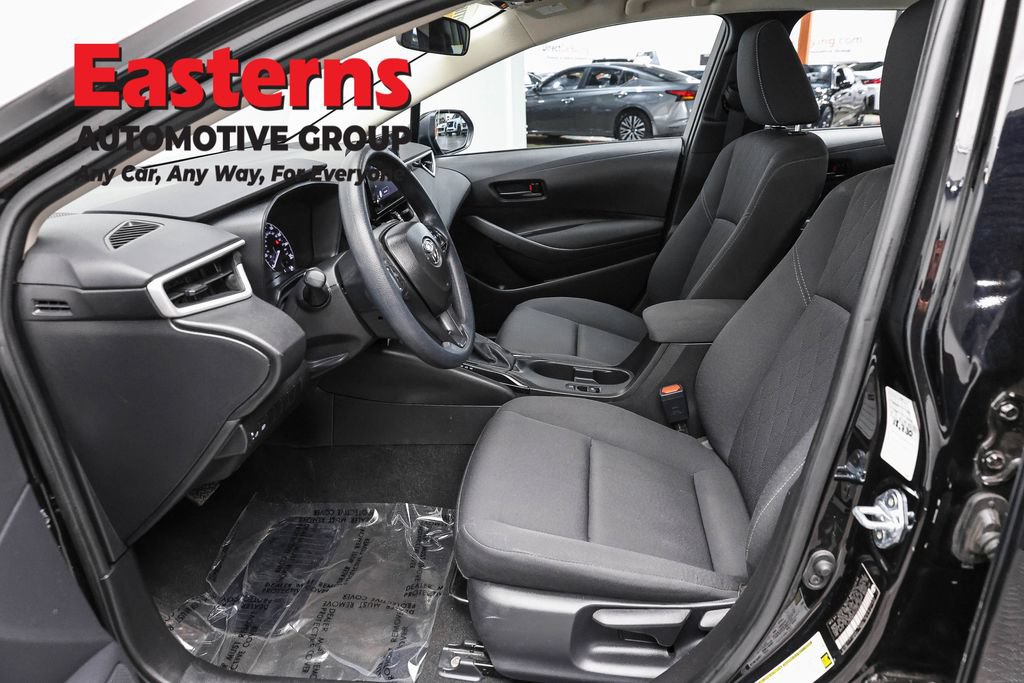 Used 2025 Toyota Corolla LE FWD image 15