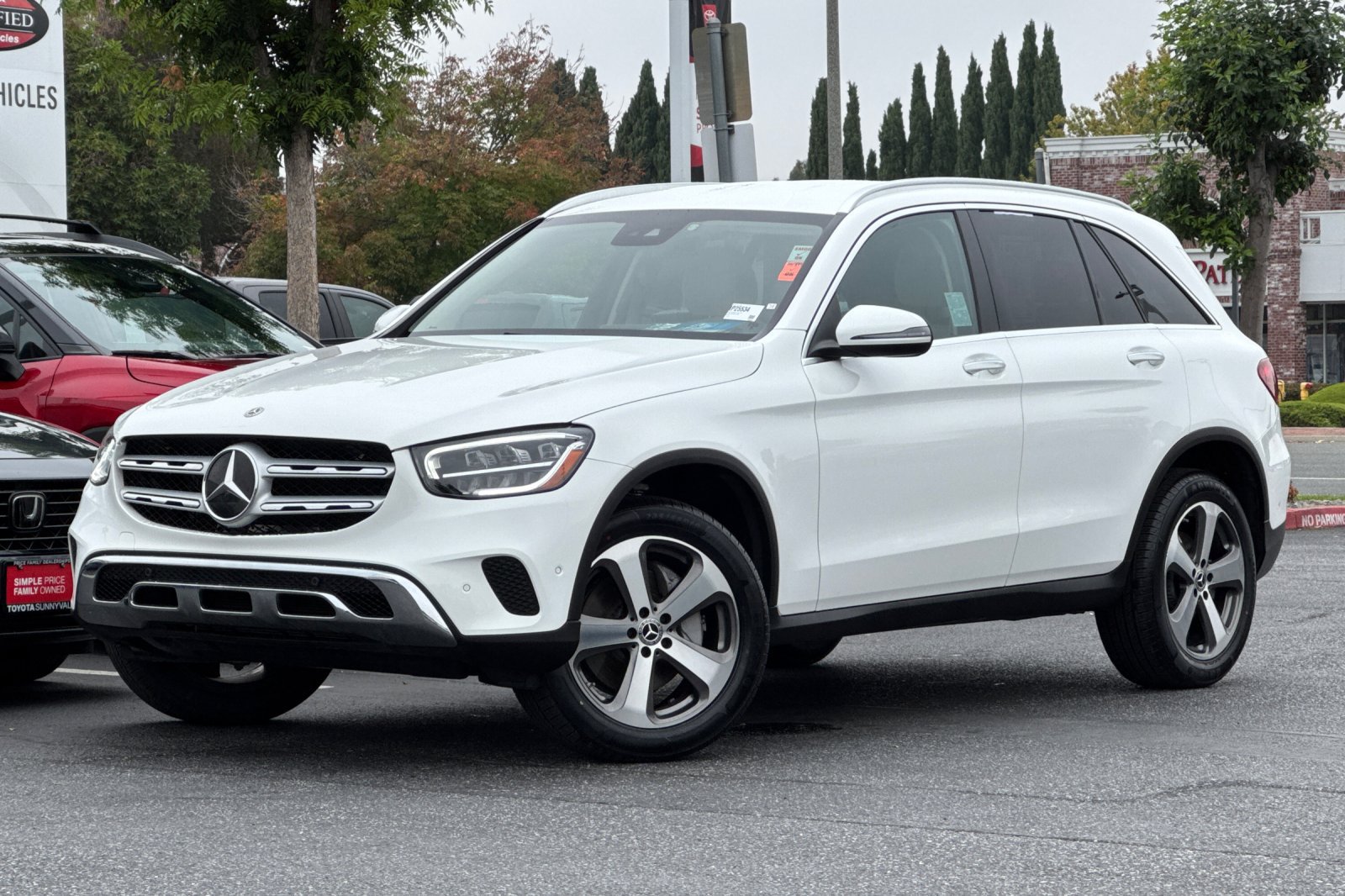 Used 2022 Mercedes-Benz GLC 300 4MATIC image 1