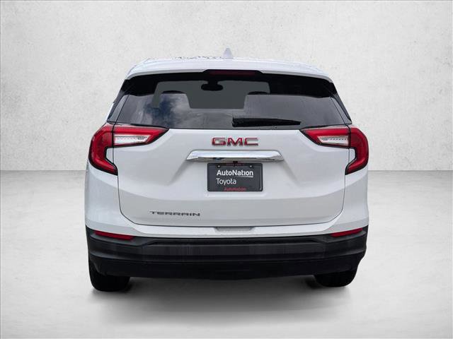 Used 2024 GMC Terrain SLE image 7