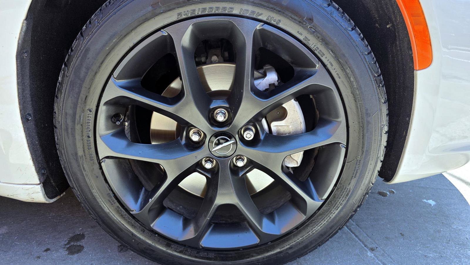 Used 2021 Chrysler Pacifica Touring-L w/ Uconnect Theater Family Group AWD/4WD image 23