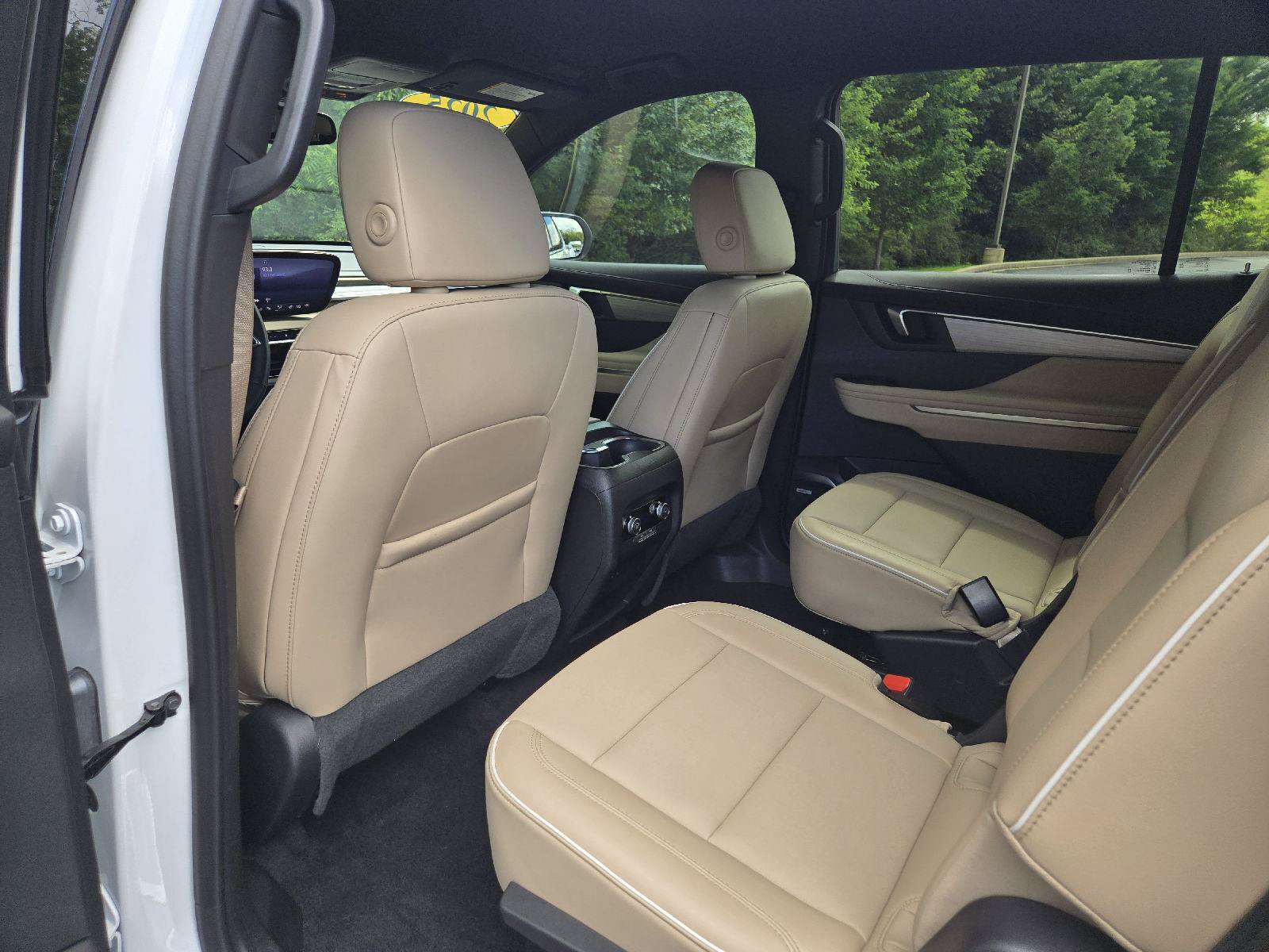 Used 2025 Buick Enclave Preferred FWD image 25