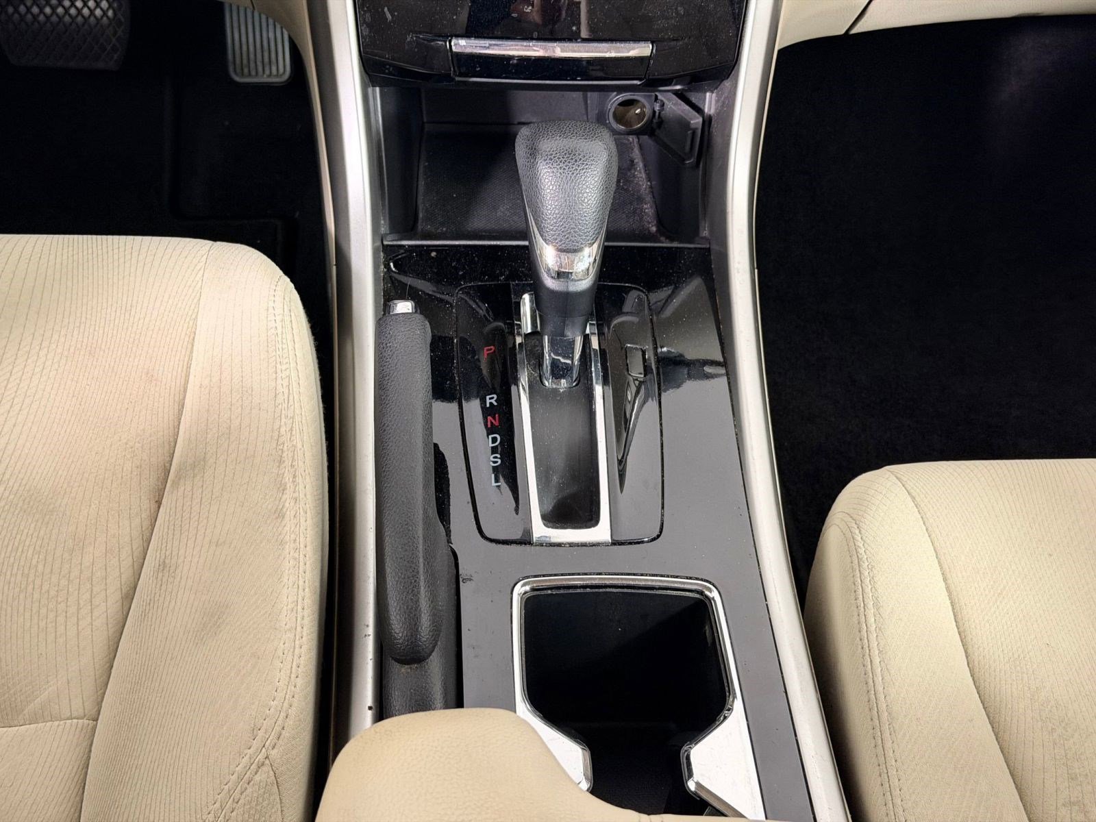 Used 2016 Honda Accord EX image 18